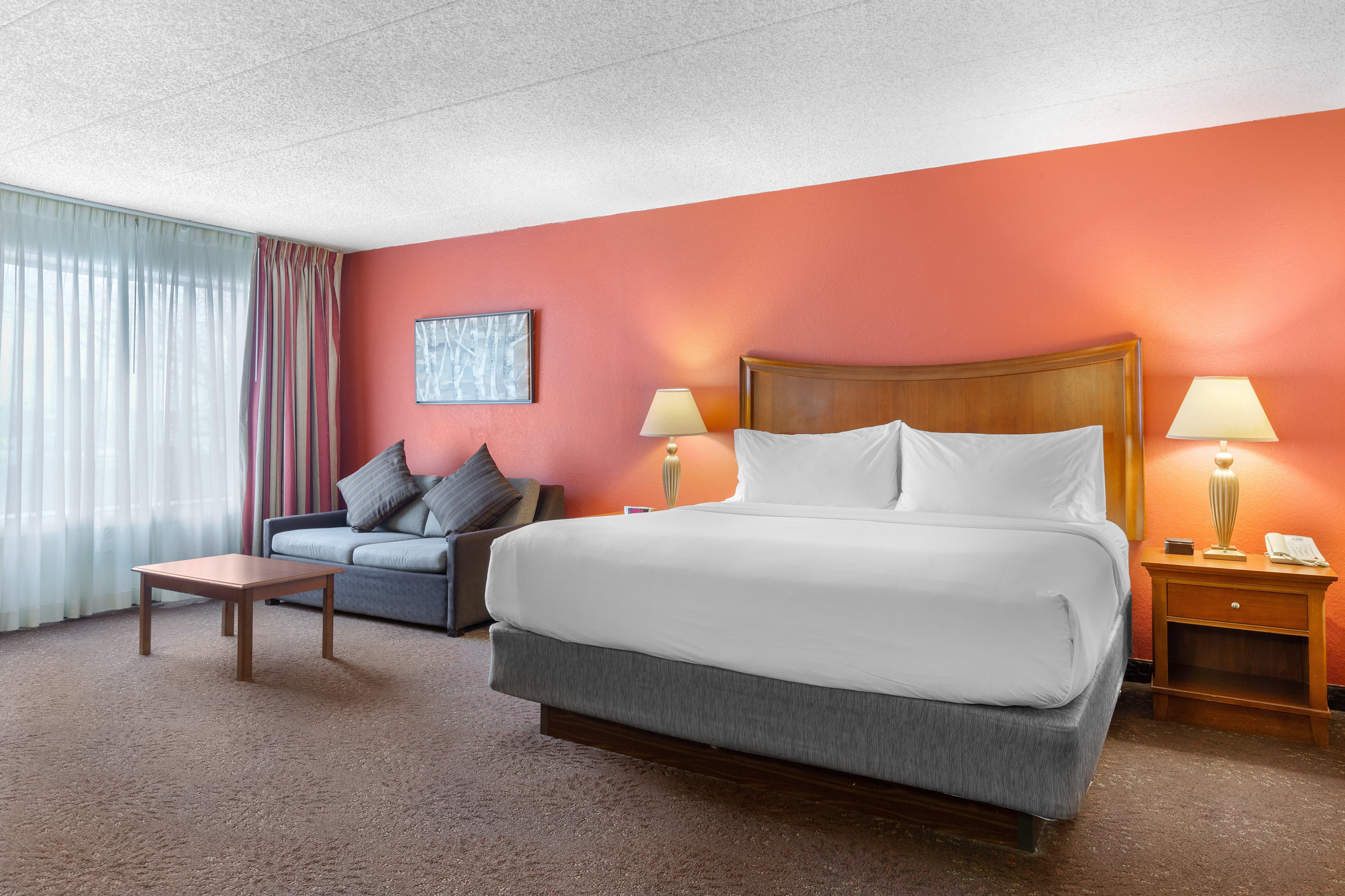 Holiday Inn Express Chicago-Downers Grove By Ihg Exterior photo