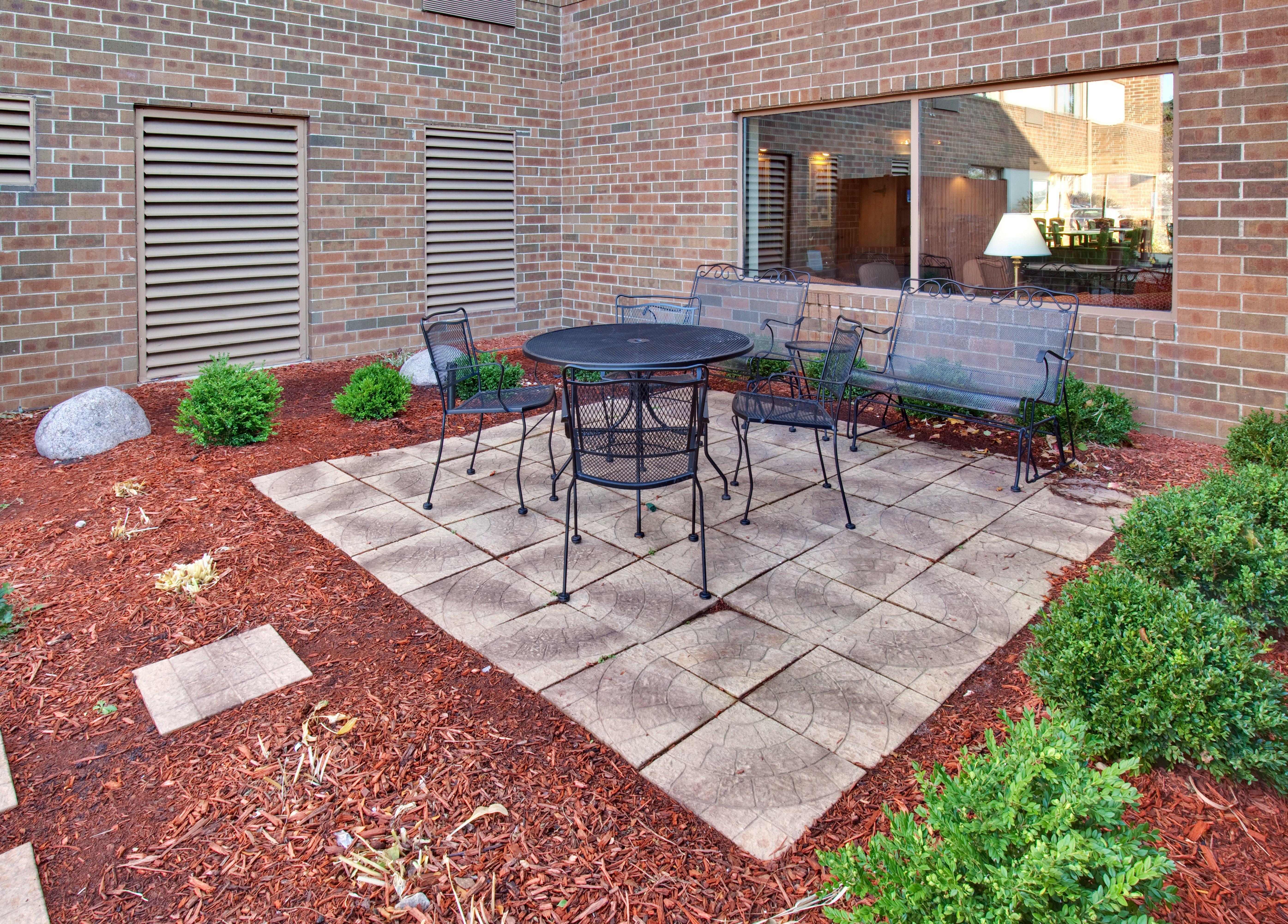 Holiday Inn Express Chicago-Downers Grove By Ihg Exterior photo