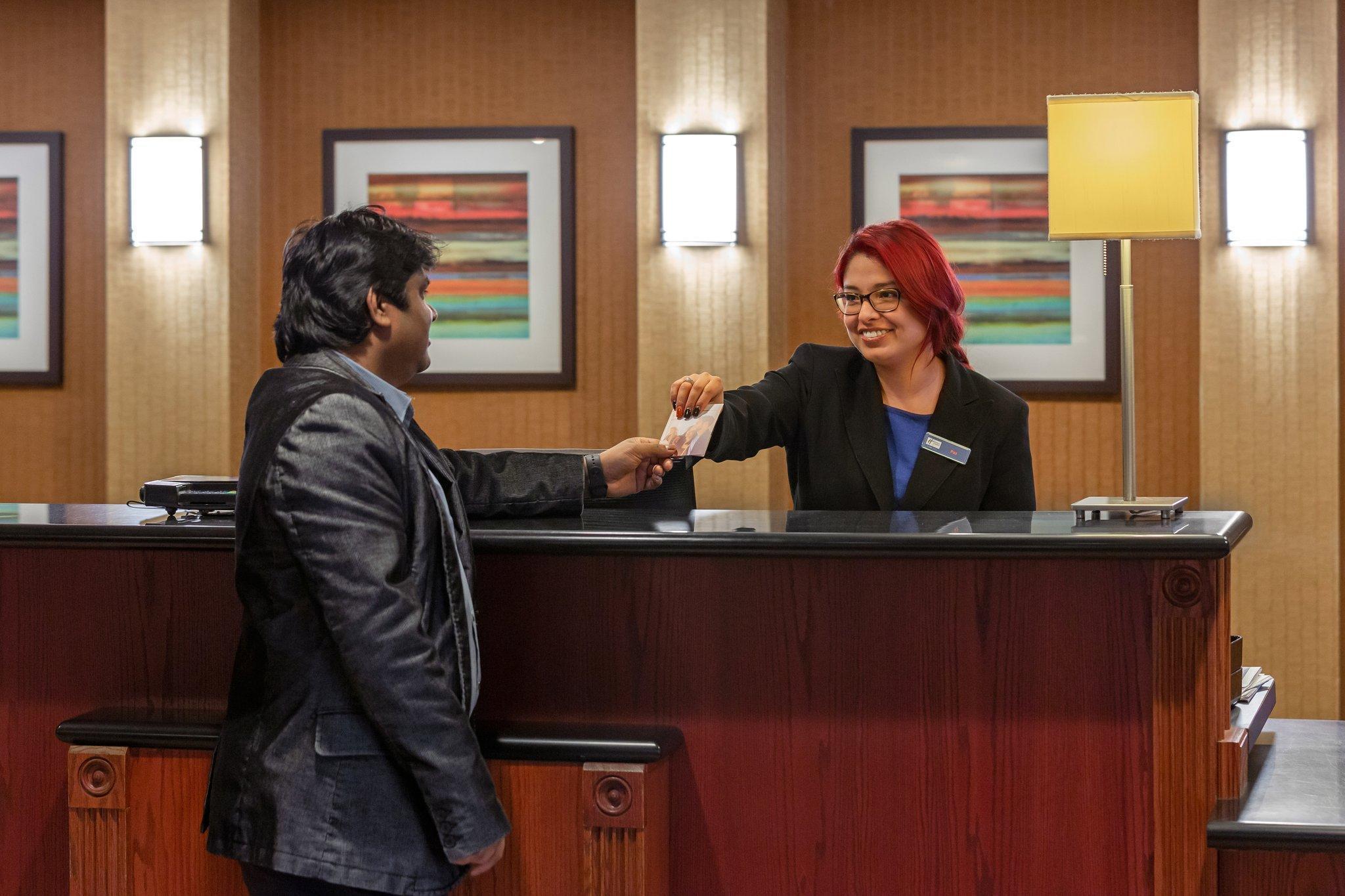 Holiday Inn Express Chicago-Downers Grove By Ihg Exterior photo