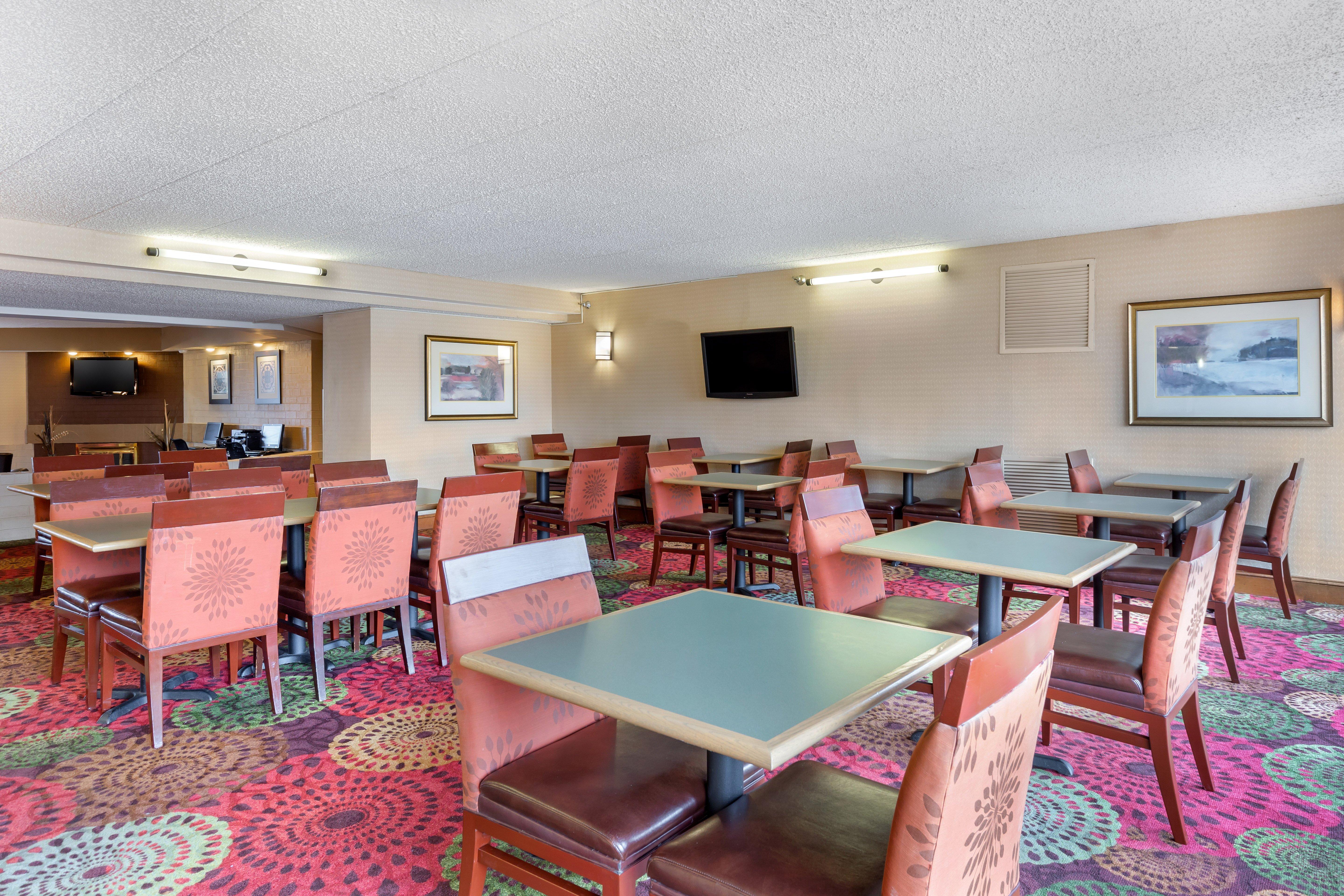 Holiday Inn Express Chicago-Downers Grove By Ihg Exterior photo