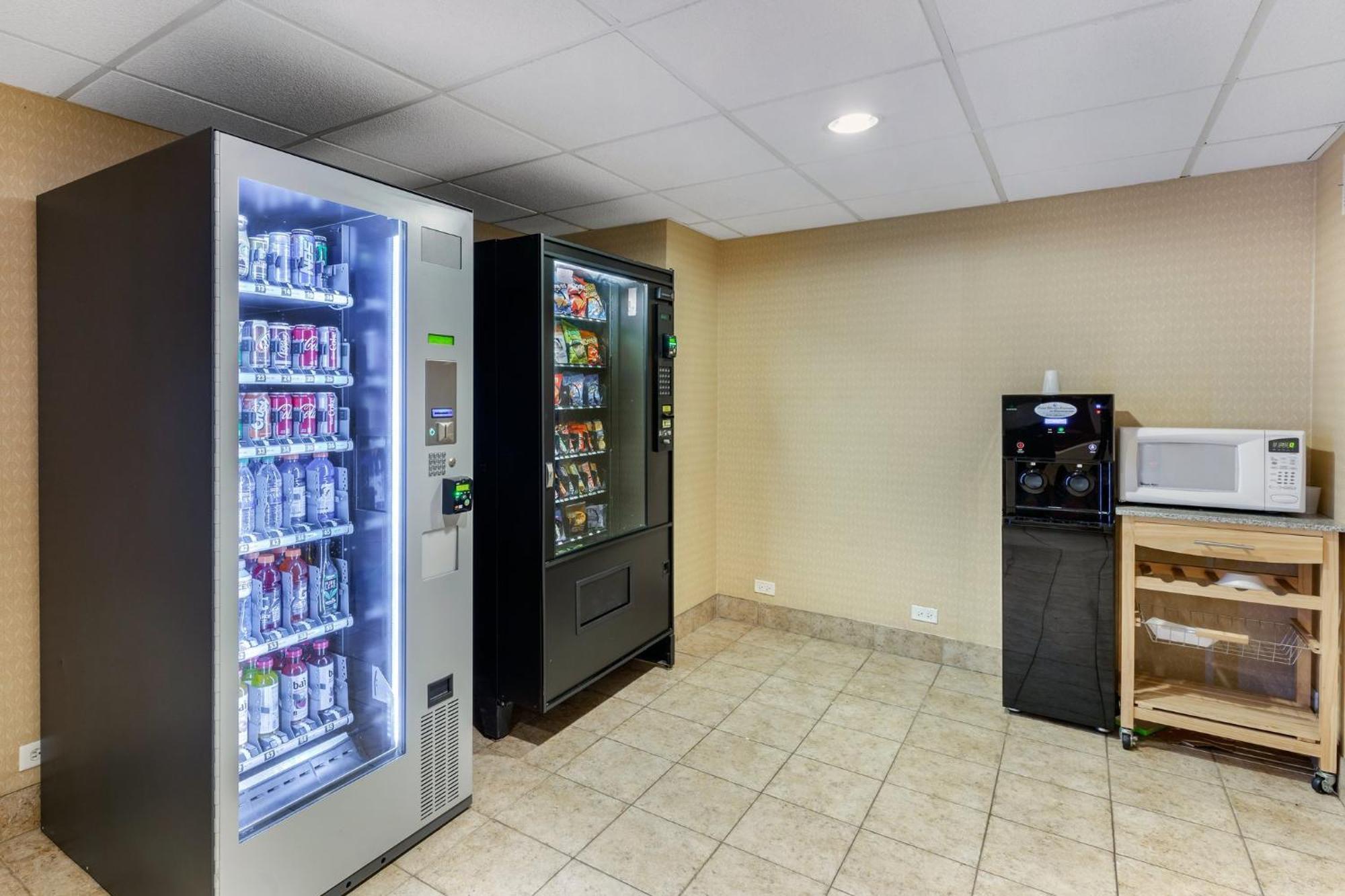 Holiday Inn Express Chicago-Downers Grove By Ihg Exterior photo