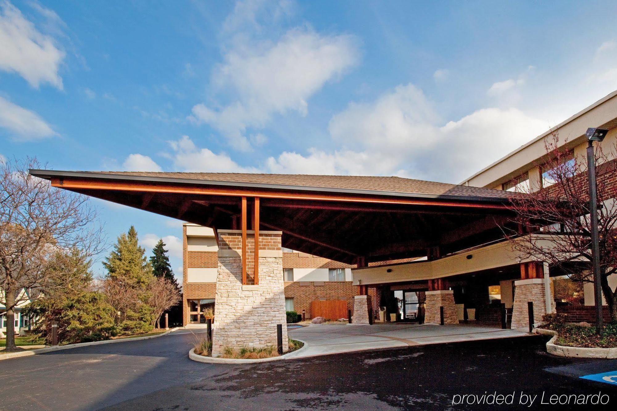 Holiday Inn Express Chicago-Downers Grove By Ihg Exterior photo